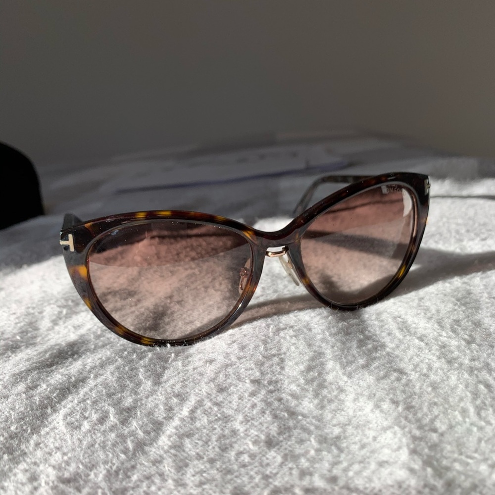 Used tortoise shell Tom ford sunglasses